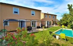 Beautiful home in Sauveterre with Outdoor swimming pool, WiFi and 6 Bedrooms